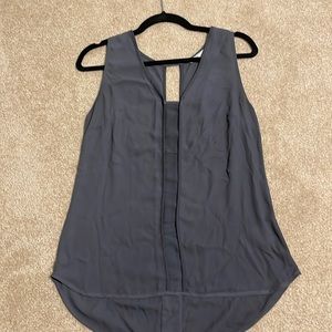 Banana Republic Gray High Low Sleeveless Top. Size: S